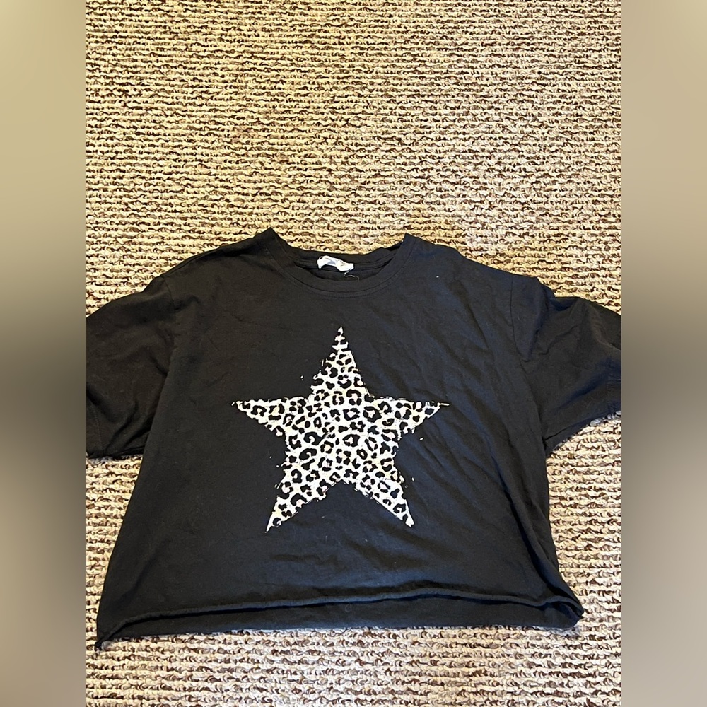 Cheetah print star cropped T